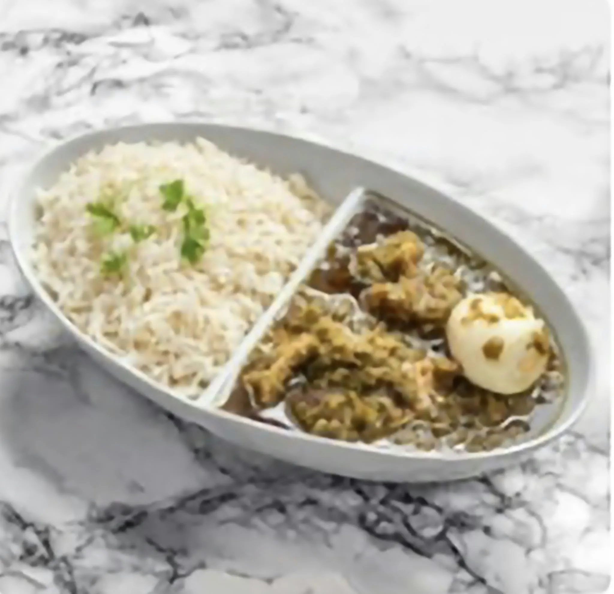 White rice served with ayamashe